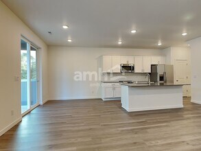 8922 50th Ave SE in Olympia, WA - Building Photo - Building Photo