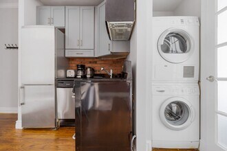 330 E 35th St in New York, NY - Building Photo - Building Photo