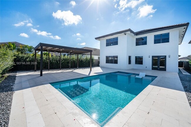 14551 SW 20th St in Miami, FL - Building Photo - Building Photo