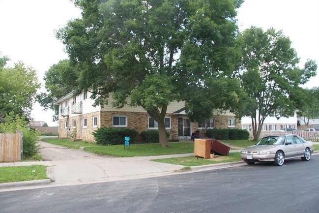 1710-1712 Onsgard Rd in Madison, WI - Foto de edificio - Building Photo