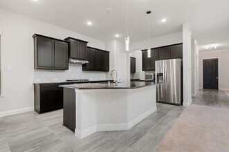 17570 Sequoia Dr in Dallas, TX - Building Photo - Building Photo