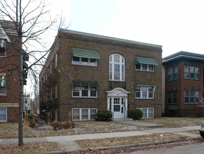 3125 Colfax Ave S in Minneapolis, MN - Foto de edificio - Building Photo