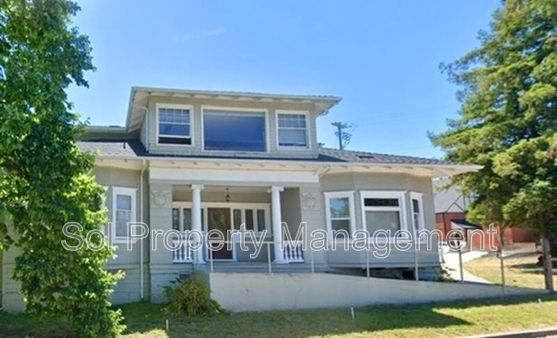 331 Mission St in Santa Cruz, CA - Building Photo