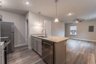 1358 N Porter Rd in Fayetteville, AR - Building Photo - Building Photo