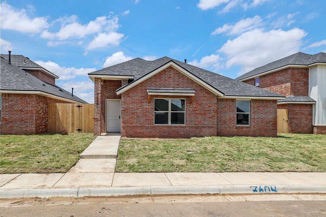 7604 Woodford Ave in Amarillo, TX - Building Photo