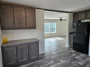 22 Boulder Way in Ledyard, CT - Building Photo - Building Photo