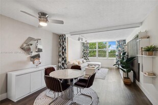 1020 Meridian Ave in Miami Beach, FL - Building Photo