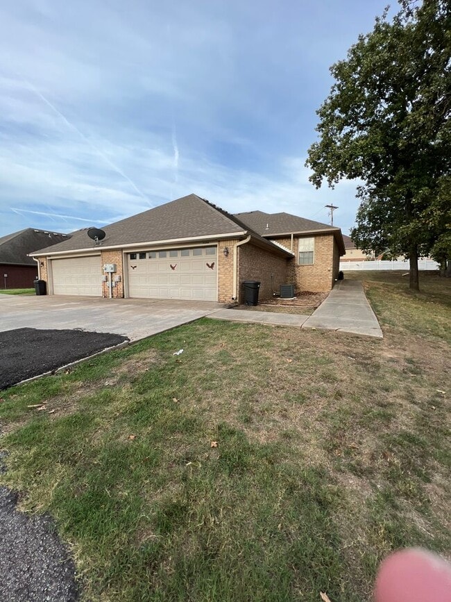 1528 N 24th St in Van Buren, AR - Building Photo - Building Photo