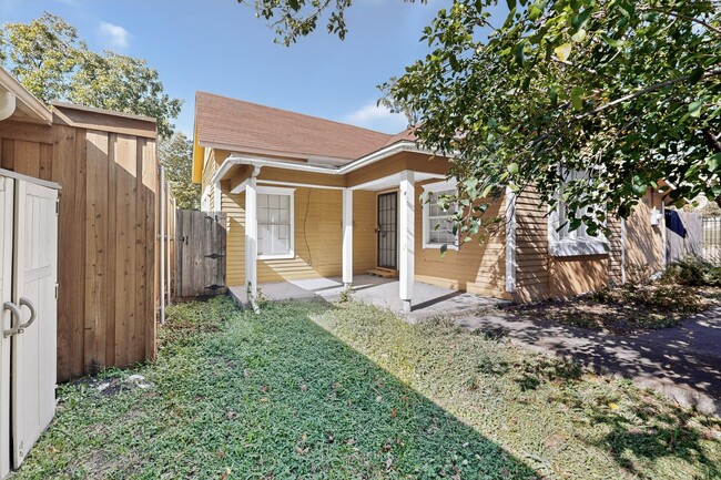 property at 5645 Santa Fe Ave