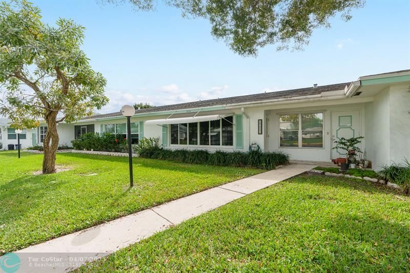 8704 NW 10th St in Plantation, FL - Building Photo