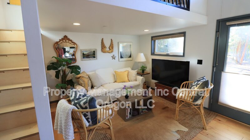 61304 Wizard Ln in Bend, OR - Building Photo