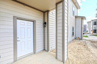 7126 Rosson Rd-Unit -210 in Laredo, TX - Foto de edificio - Building Photo