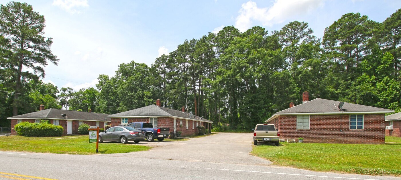 903 Central Dr in West Columbia, SC - Building Photo