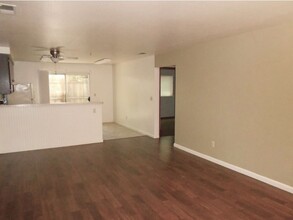 441 W 2nd Ave in Chico, CA - Building Photo - Interior Photo