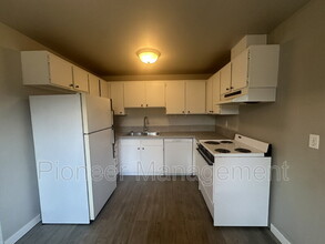 665 NE 7th St in Prineville, OR - Building Photo - Building Photo