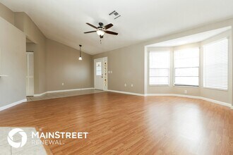 5459 Hornaway Ave in Spring Hill, FL - Building Photo - Building Photo