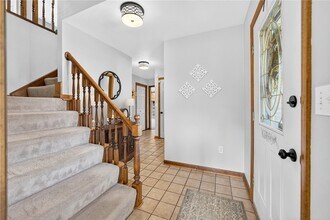 15 High Point Cir in Harrison City, PA - Foto de edificio - Building Photo