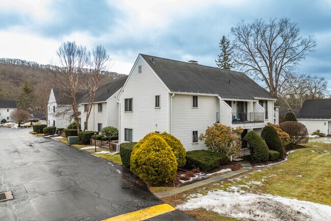 Kent Hills in Kent, CT - Foto de edificio - Building Photo