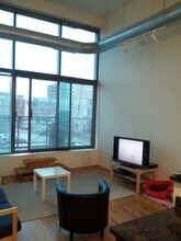 1224 W Van Buren St, Unit 216 in Chicago, IL - Foto de edificio - Building Photo