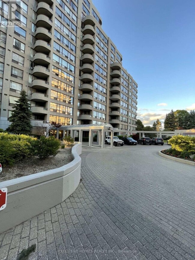 property at 5785-5785 Yonge St
