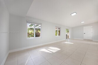5730 SW 56th Terrace in Miami, FL - Building Photo - Building Photo