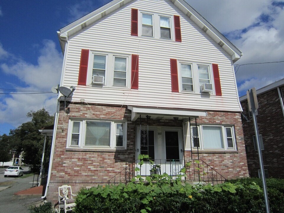 263 River St-Unit -3 in Waltham, MA - Building Photo