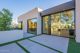 5910 N 45th St in Phoenix, AZ - Building Photo - Building Photo