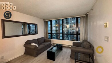 928 Homer St in Vancouver, BC - Building Photo - Building Photo