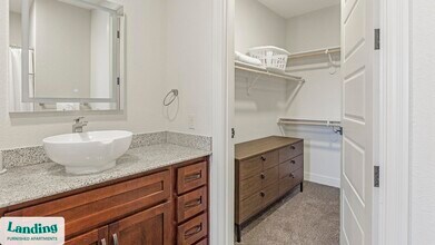 6743 W 135th St in Overland Park, KS - Building Photo - Building Photo