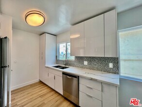 2012 S Bedford St in Los Angeles, CA - Building Photo - Building Photo