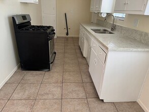 539-541 E 220th St in Carson, CA - Building Photo - Building Photo