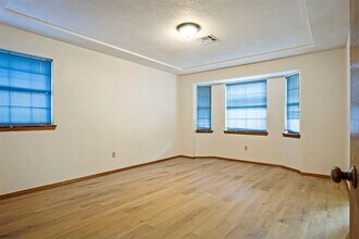1125 N Patterson Dr in Moore, OK - Building Photo - Building Photo