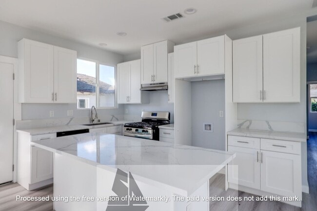 11875 Wisteria Ave in Fountain Valley, CA - Building Photo - Building Photo