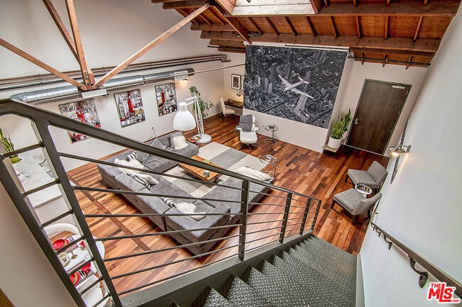 1046 Princeton Dr in Marina Del Rey, CA - Building Photo - Building Photo