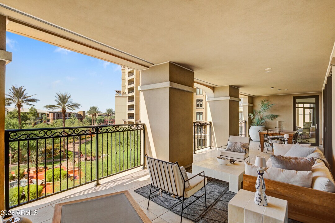 7181 E Camelback Rd in Scottsdale, AZ - Building Photo