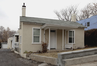 122 W Apricot Ave in Salt Lake City, UT - Foto de edificio - Building Photo