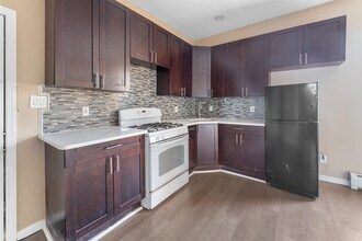 134 Van Horne St in Jersey City, NJ - Building Photo - Building Photo