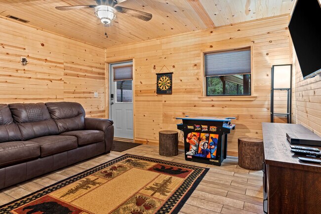 4050 Henson Rd in Blairsville, GA - Foto de edificio - Building Photo