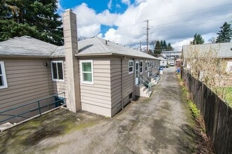 3968 SE Gladstone St in Portland, OR - Building Photo - Building Photo
