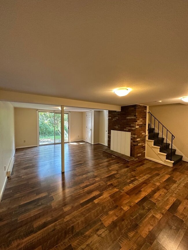property at 98-100 Sand Hill Rd