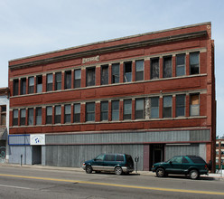 Division Park in Grand Rapids, MI - Foto de edificio - Building Photo