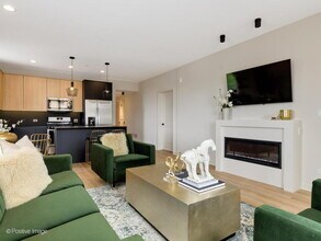 6035 W North Ave in Oak Park, IL - Building Photo - Building Photo