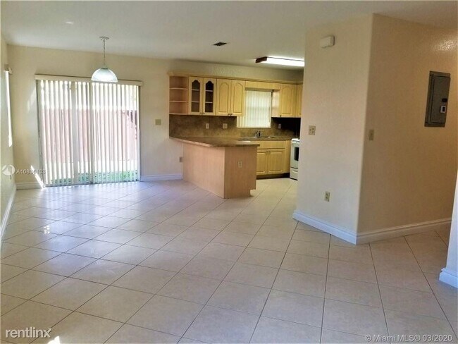 2652 SW 31st Ct in Miami, FL - Building Photo - Building Photo
