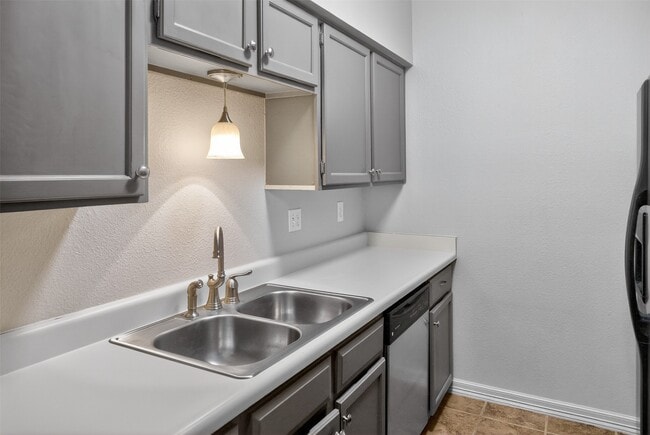 property at 562 Wilcrest Dr