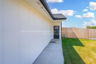 3421 W 45th St S in Wichita, KS - Building Photo - Building Photo