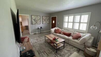 5702 Cedar Forest Dr S in Jacksonville, FL - Building Photo - Building Photo