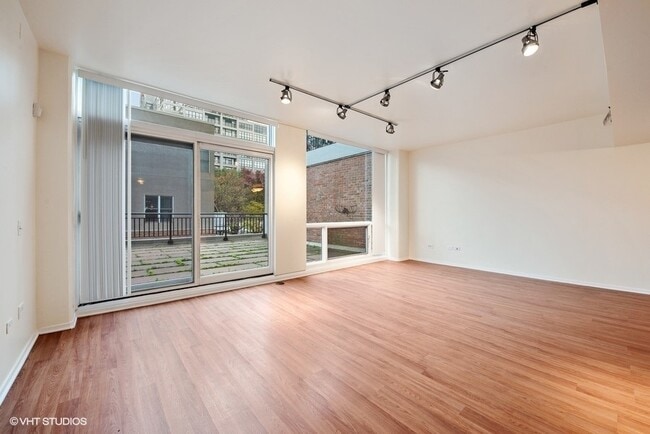 61 W 15th St in Chicago, IL - Building Photo - Building Photo