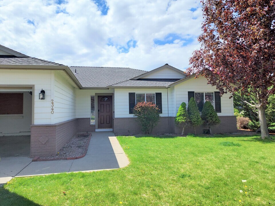 2340 NW Cedar Ave in Redmond, OR - Building Photo