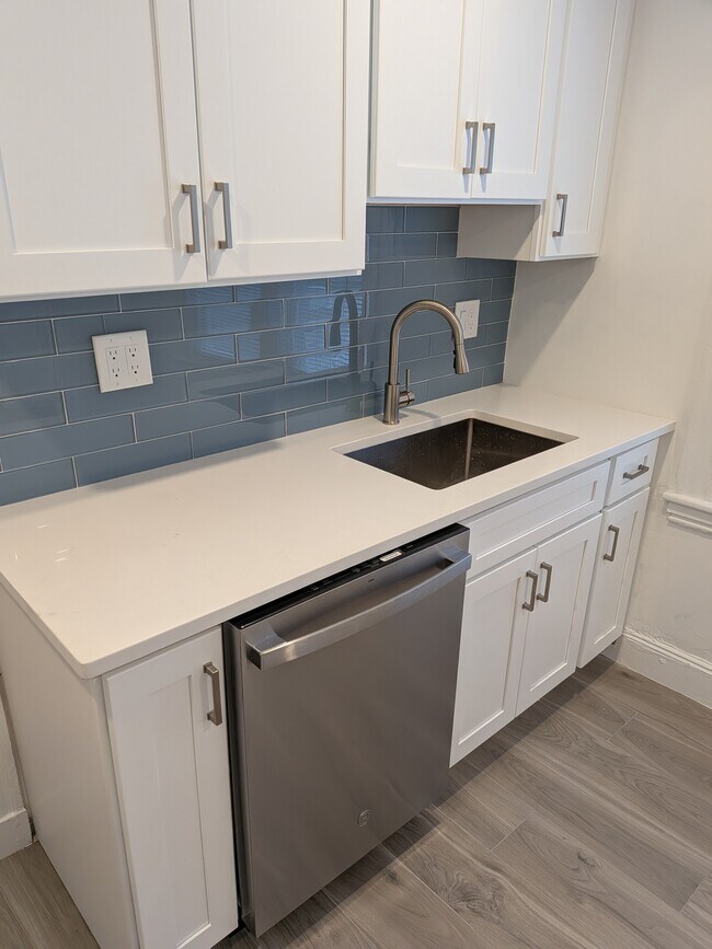 91 Wallingford Rd, Unit 3 in Boston, MA - Building Photo - Building Photo