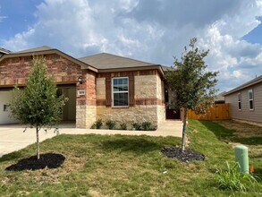 109 Declaration Ln in Liberty Hill, TX - Building Photo - Building Photo